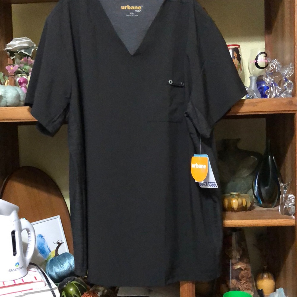 ♟️HOST PICK!♟️Urbane Men Scrub Top